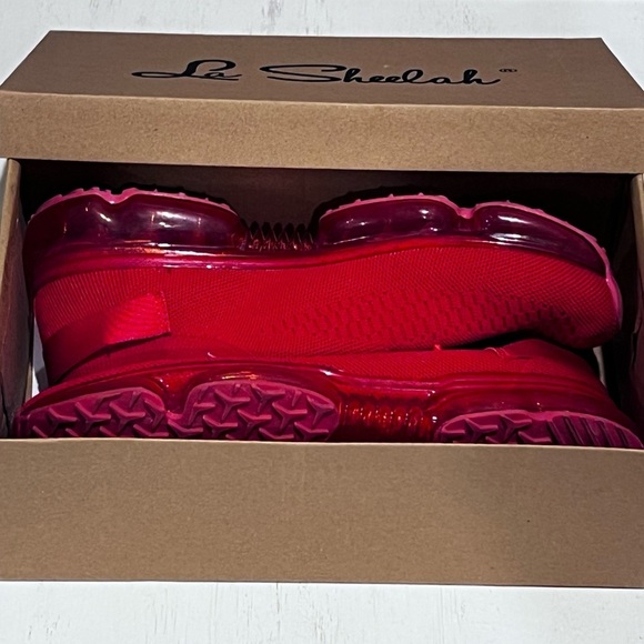 La Sheelah Breathable Lightweight Fashion Sneaker - Picture 8 of 8